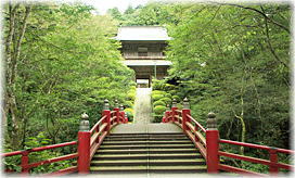 画像：雲巌寺（瓜瓞橋と山門）