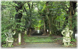 画像：霧島岑神社参道入口