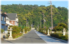 画像:宇波西神社参道