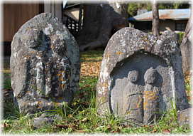画像：勝手神社の双体道祖神