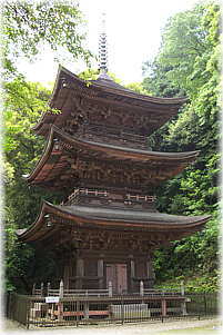 画像:小山寺三重塔