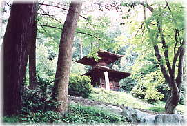画像:金鑽神社多宝塔