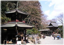 画像:水沢寺六角二重塔