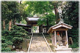 画像:観音寺山門