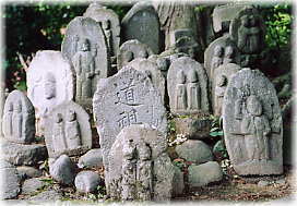 画像:下来伝の大杉(双体道祖神)